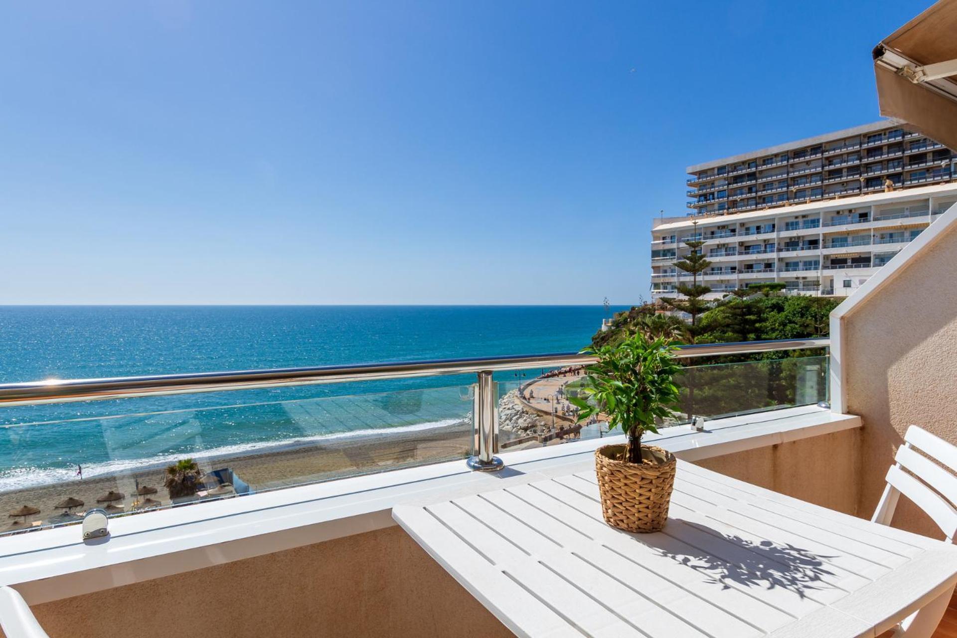 Apartamento Roca Chica - Parking - Frente Playa - Terraza - Wifi - Bajondillo y Carihuela Torremolinos Exterior foto